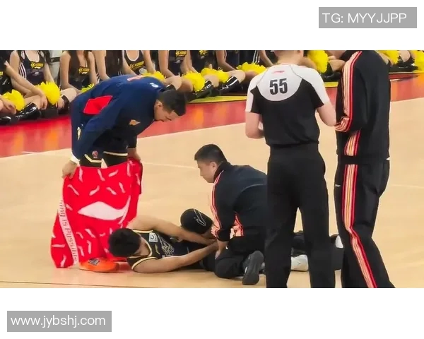 徐杰再度脚踝扭伤，真的该敲响警钟了